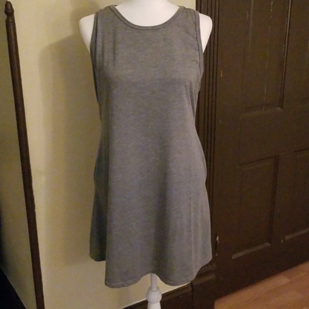 This dress has POCKETS! 😍